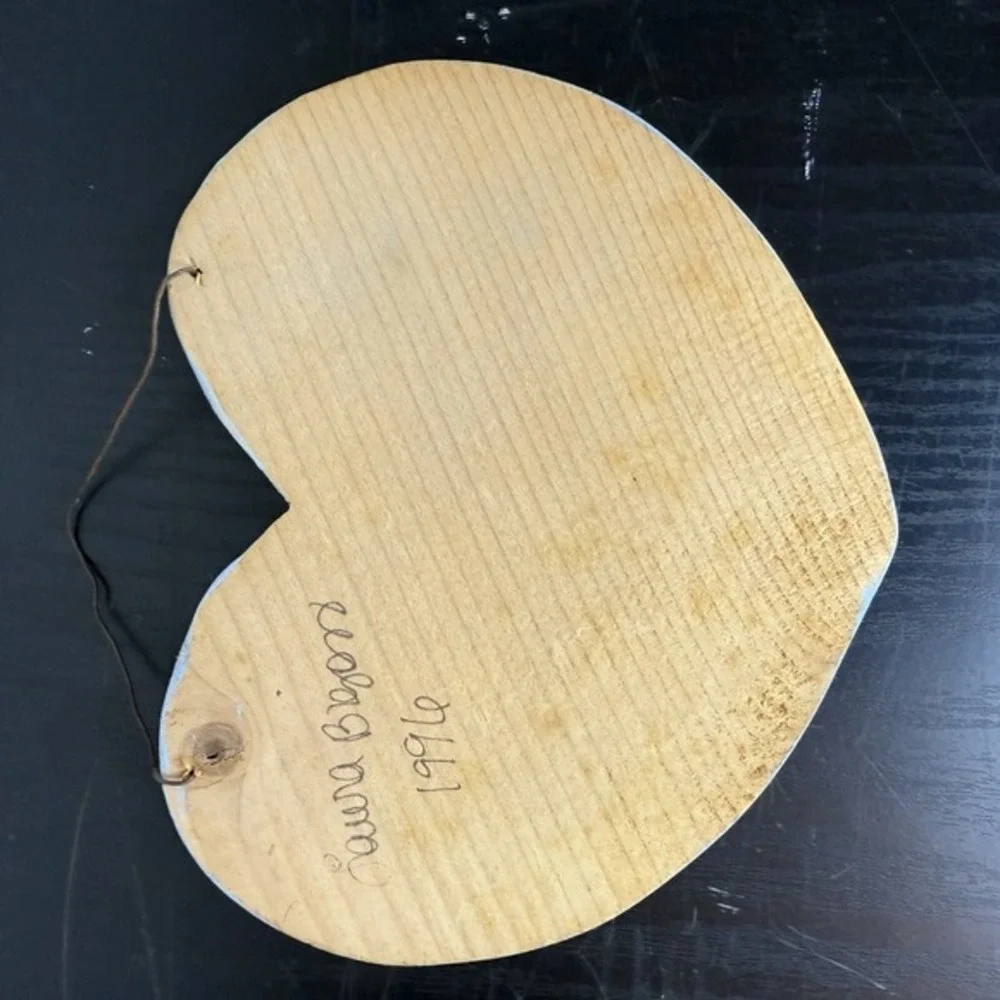 1996 Heart Cow Wall Decor‎ 